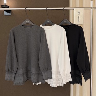 高端欧货冬季新款巨好看的钩花镂空蕾丝拼接侧开叉磨毛打底T恤女