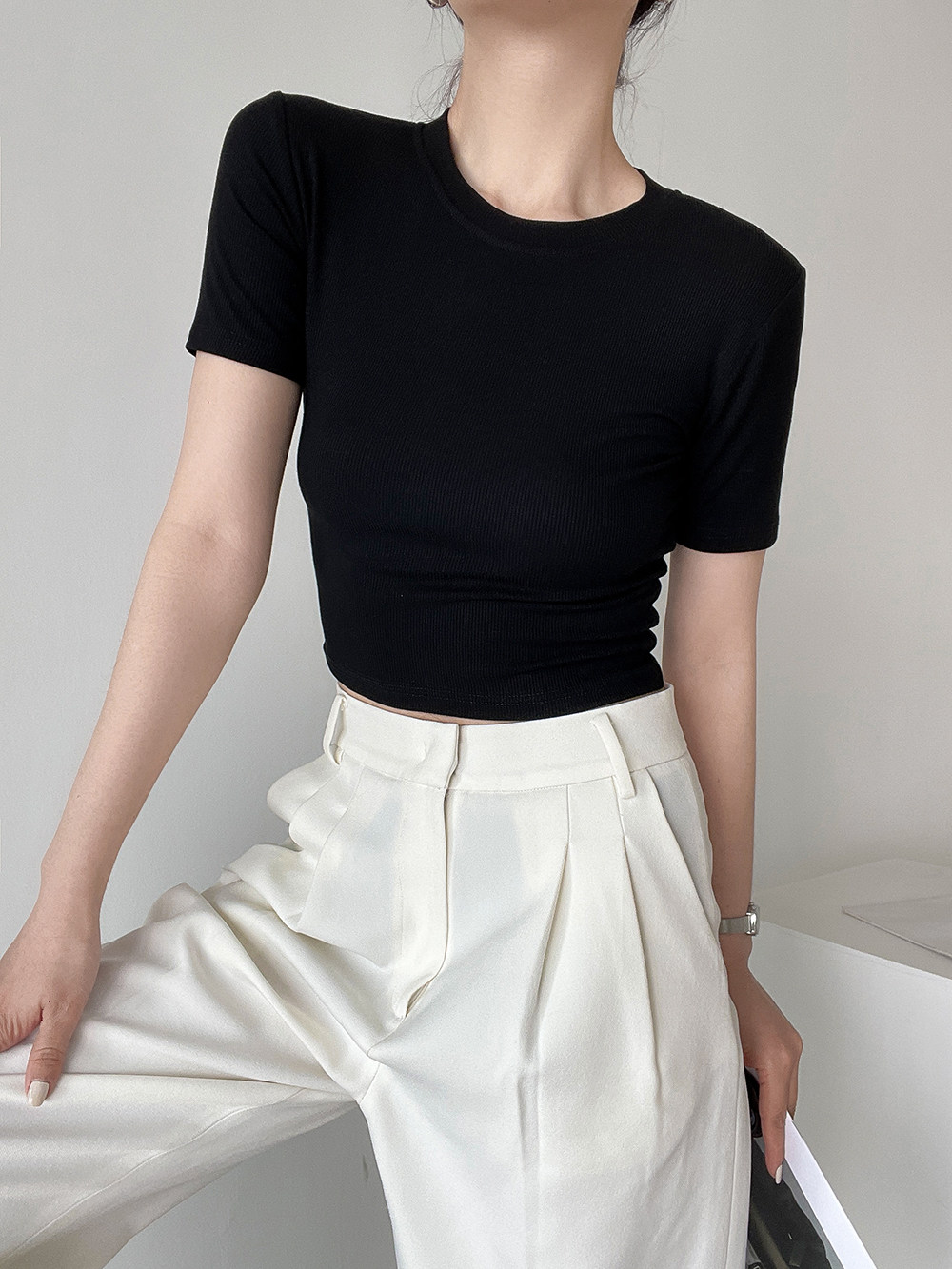 美式圆领正肩短袖t恤女性感高弹力修身短款上衣黑色内搭打底春夏