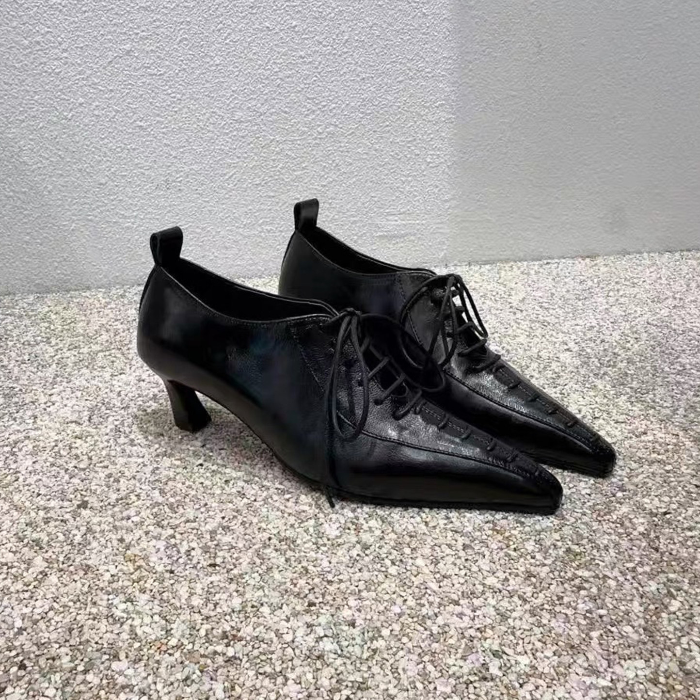 尖头系带蝴蝶结真皮低跟单鞋女