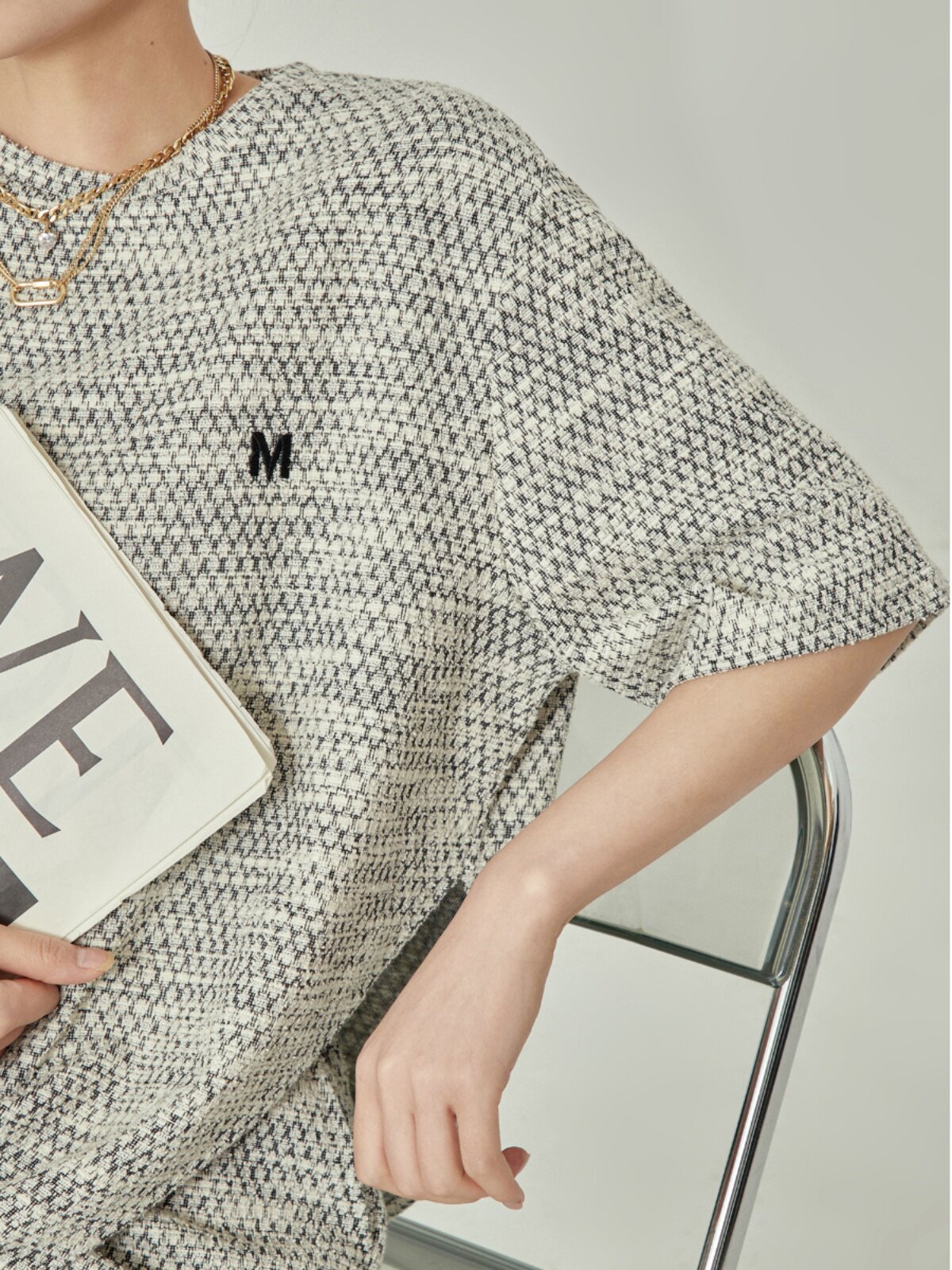 여성을위한 회색 작은 향수 정장 2024 새로운 핫 스타일 여름 틈새 기질 캐주얼 탑 반팔 반바지 투피스 세트