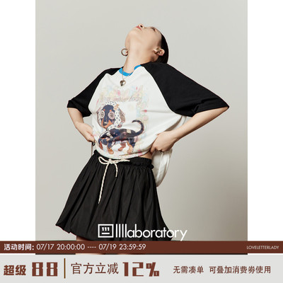 周里物黑白拼接印花短袖T恤女