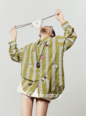 周里物/绿色衬衫女2026春季新款竖条纹动物刺绣宽松撞色格纹衬衣