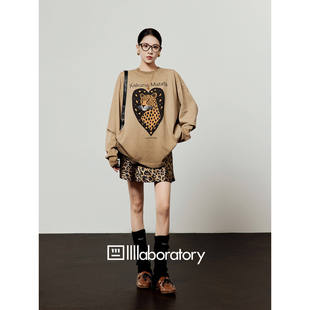 周里物出品「金星豹子」咖色上衣女2025秋季新款印花休闲长袖T恤