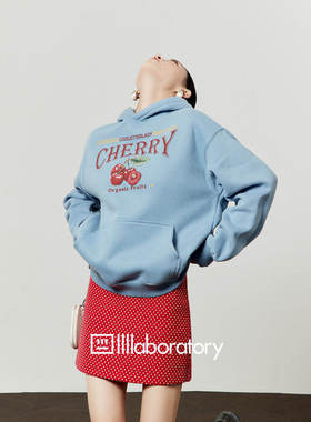 周里物出品「樱桃有机」蓝色加绒卫衣女2026春季新款印花连帽上衣