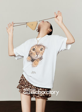 周里物白色萌猫印花短袖T恤女