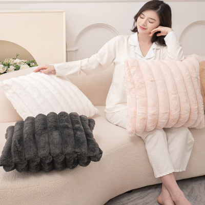 法式奶油ins风毛绒抱枕靠垫沙发客厅飘窗北欧轻奢高级感靠枕靠背