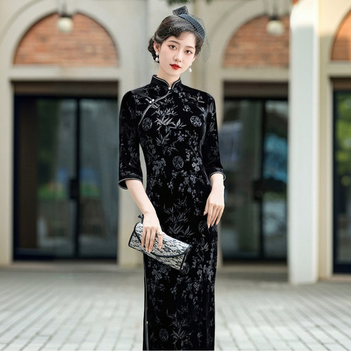 年轻款气质高端纯色复古中袖日常显瘦弹力丝绒大码女装七分袖旗袍