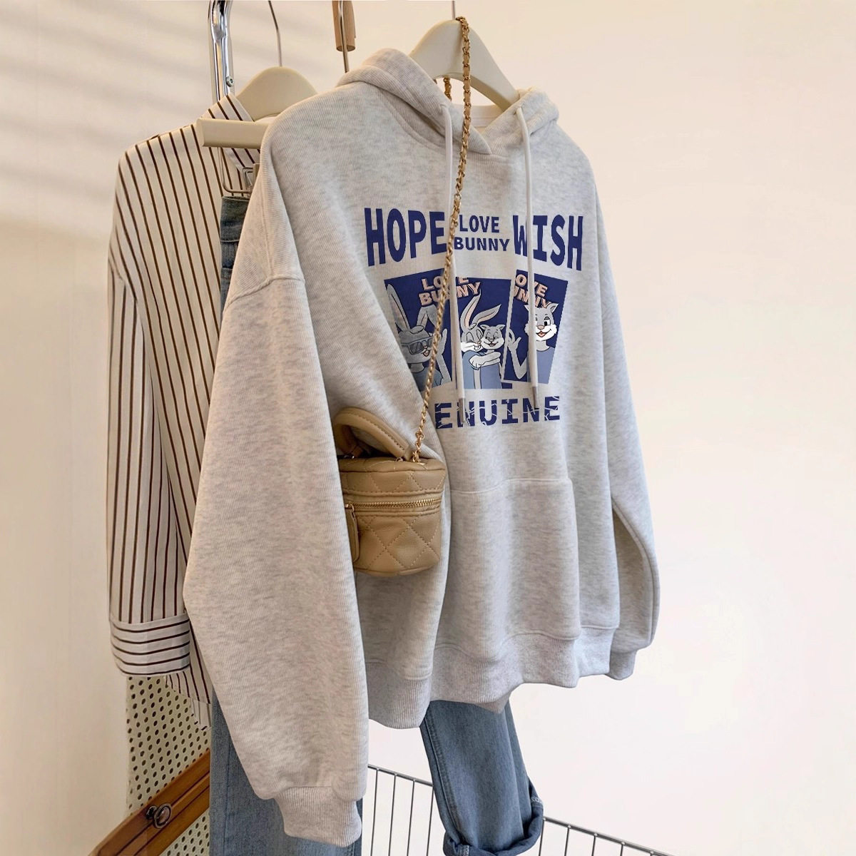 白灰色连帽卫衣女秋冬新款学生休闲宽松百搭显瘦慵懒风大码上衣潮