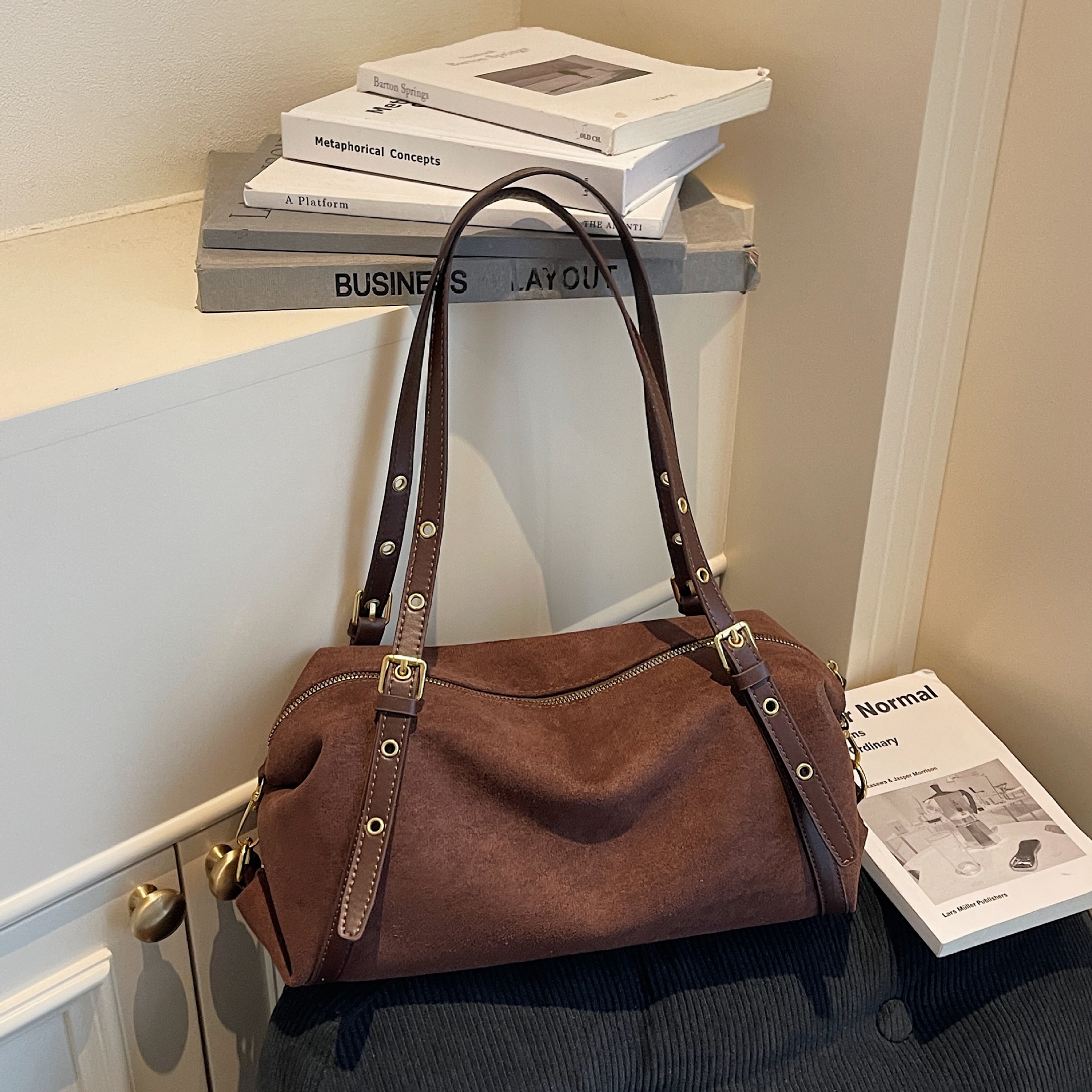 韩系ins通勤复古腋下大容量单肩包时尚简约麂皮绒洋气拼接枕头包