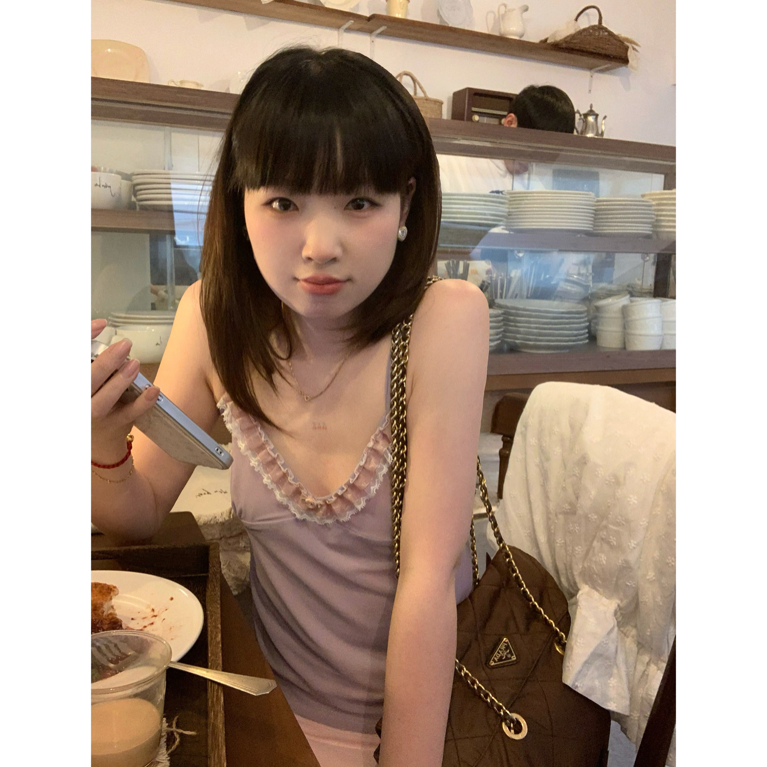 一只豌豆 葡萄冻冻紫 纯欲朦胧质感拼蕾丝网纱 温柔吊带背心