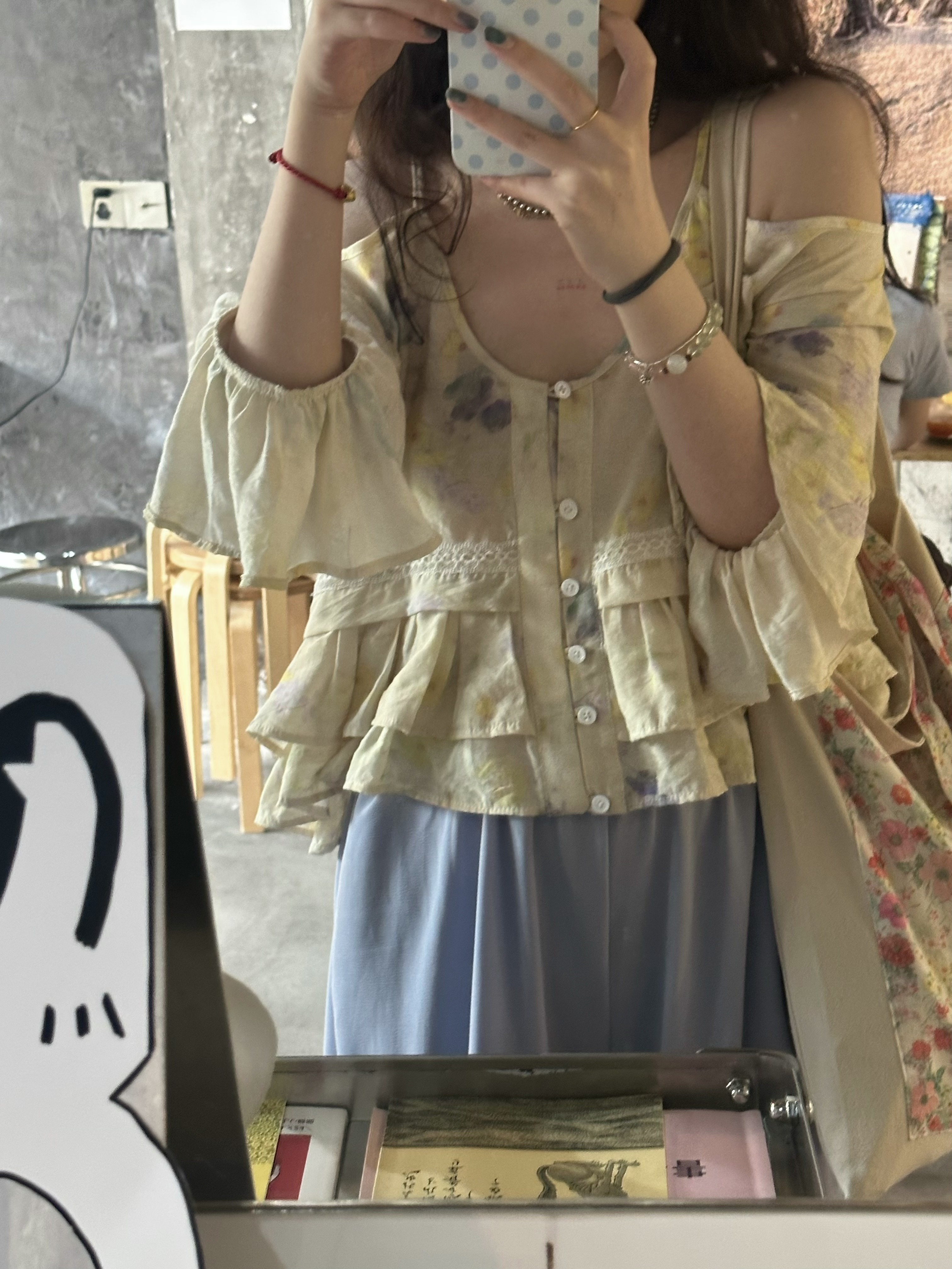 一只豌豆  重工！绝美露肩上衣蕾丝花边晕染丝麻古着款长袖小衫
