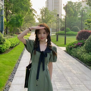 小野智恩黑绿色千鸟格V领蝴蝶结系带连衣裙泡泡袖收腰短款裙子