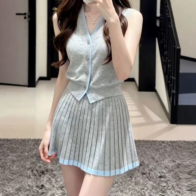 miu好看领夏季韩系搭百褶短裙系