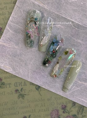 江小彣 原创艺术“垃圾”复古绿色系蝴蝶层次感晕染美甲款式 穿戴