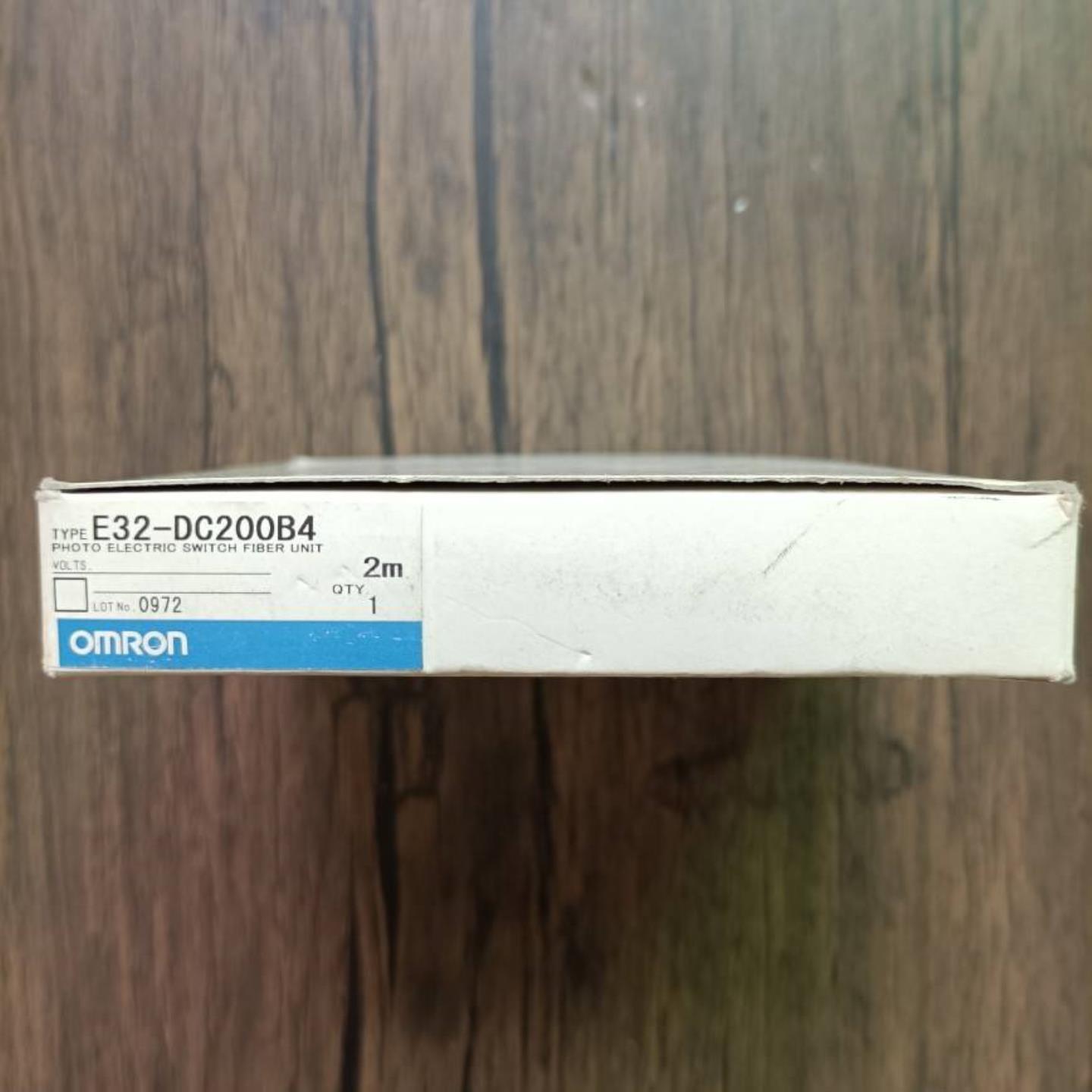 配件全新原装正品 OMRON欧姆龙 E32-DC200B4 光纤传感器 议价
