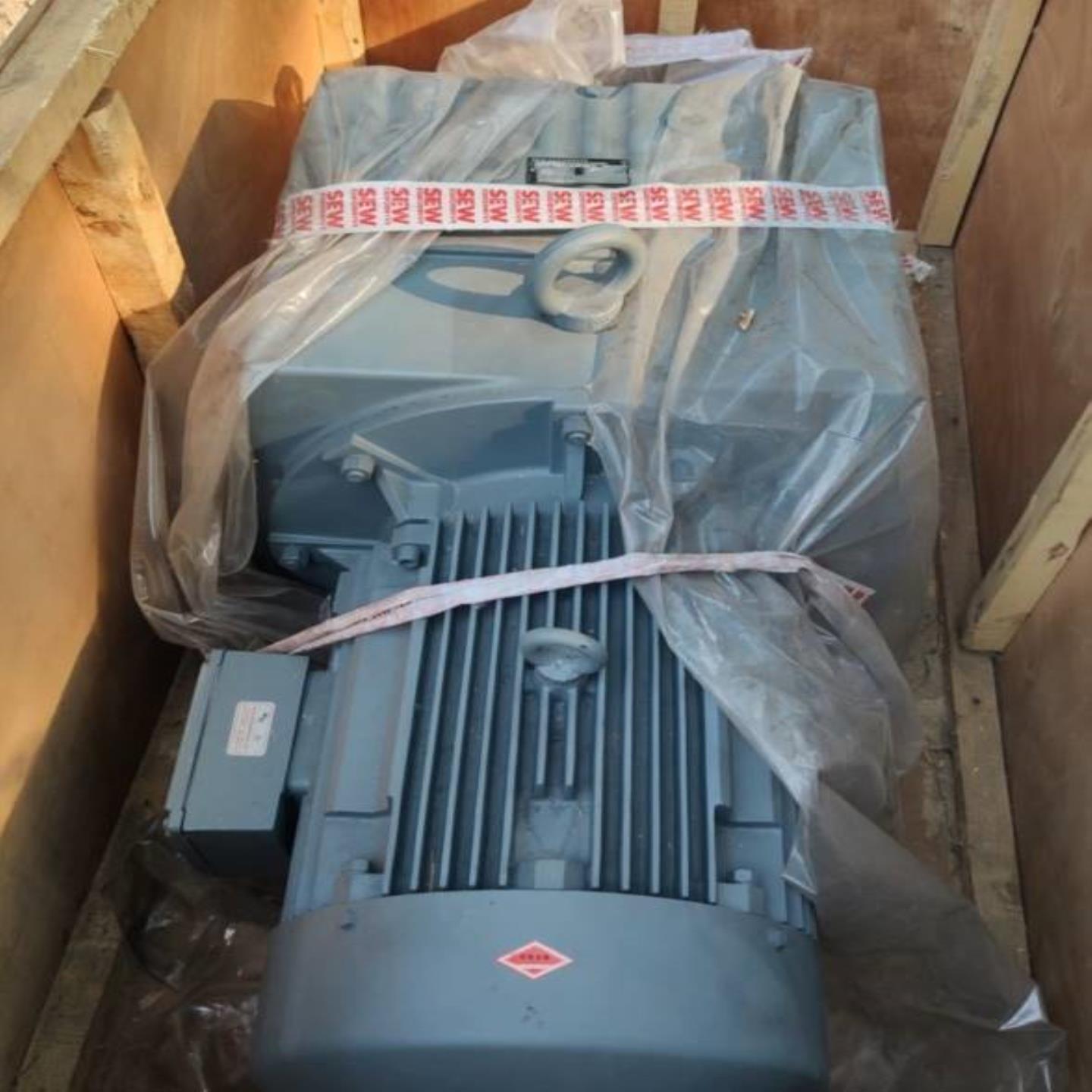 配件SEW减速机R107 DV180L4 R147 DM180L4 2513议价