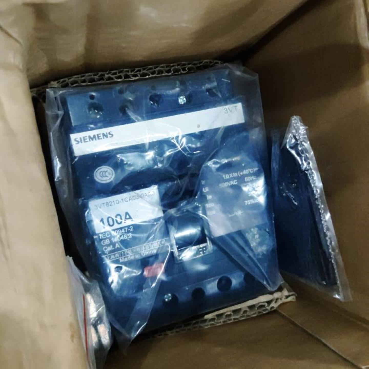 配件西门子 3VT8210-1CA03-0AA0  3P  100A议价