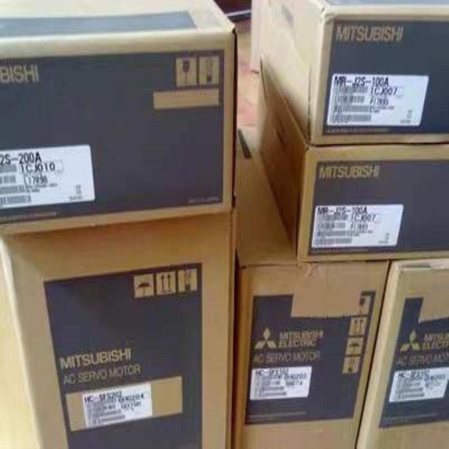 配件三菱伺服电机 HC-SFS5210215220235252B102B152B202B352议价