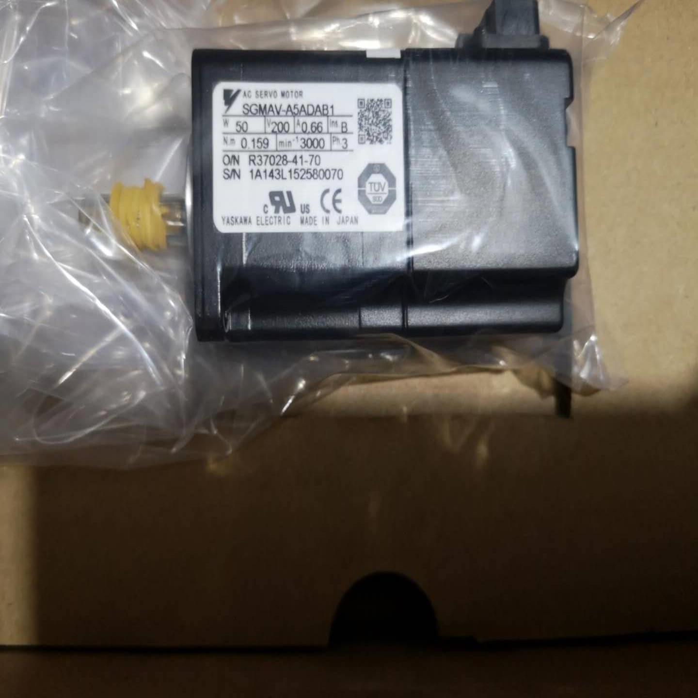 配件SGMAS-C2ACA61-E  SGMAS-C2A2A21-E安川伺服电机全新质保议价