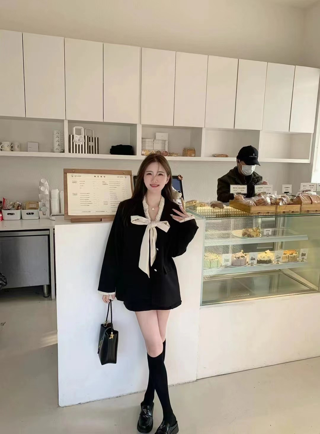 法式复古长袖纯色V领西装女秋装宽松中长款气质外套时尚洋气上衣