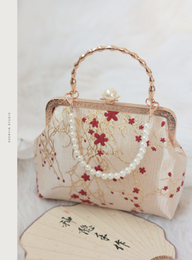 神隐手作国风红梅结婚包婚礼配旗袍新娘手提包口金包配秀禾服新年