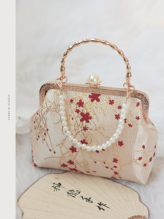 神隐手作国风红梅结婚包婚礼配旗袍新娘手提包口金包配秀禾服新年