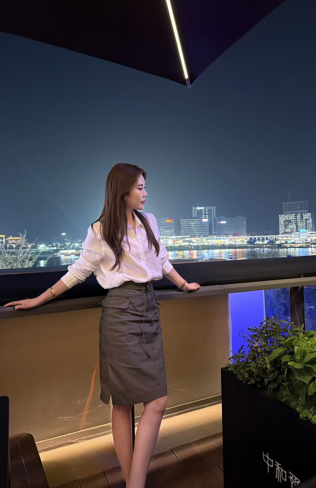 老钱风亚麻衬衫女款早秋季富家千金名媛气质上衣白色长袖防晒衬衣