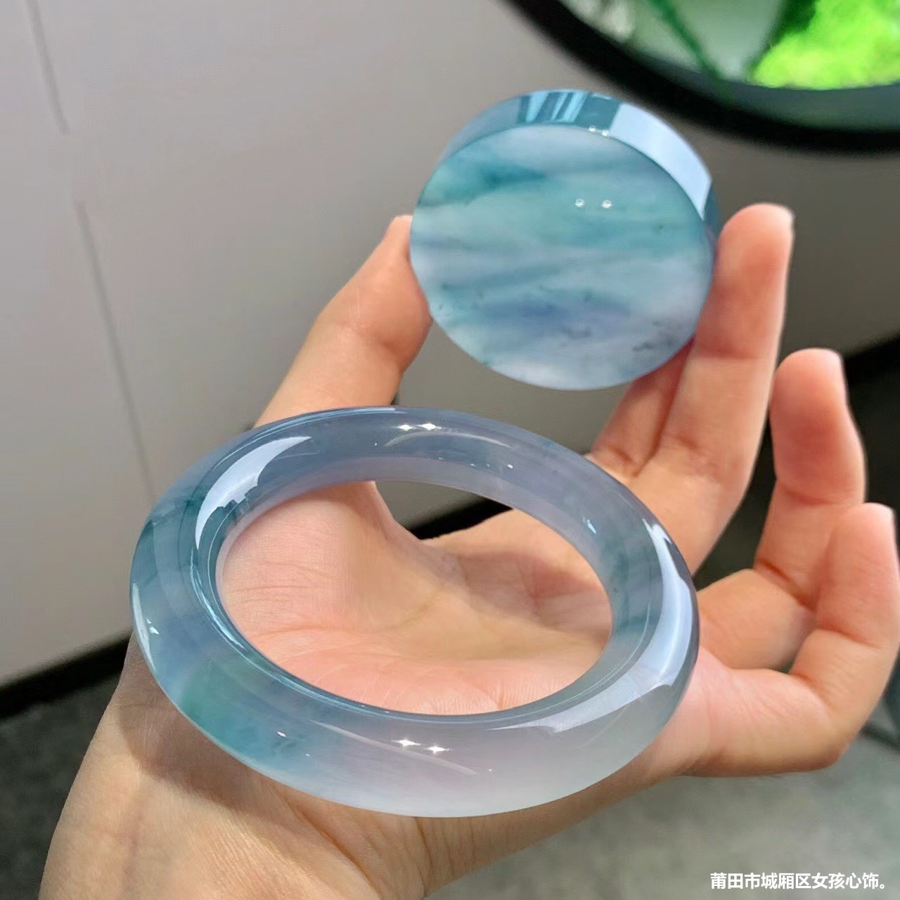 天然缅甸高冰种飘蓝花翡翠手镯圆条老坑玻璃种翡翠玉手镯子少女款