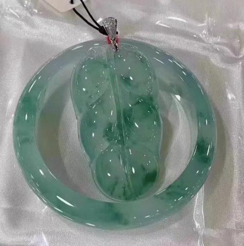冰种飘花翡翠手镯缅甸冰透水润玉玉镯翡翠叶子吊坠