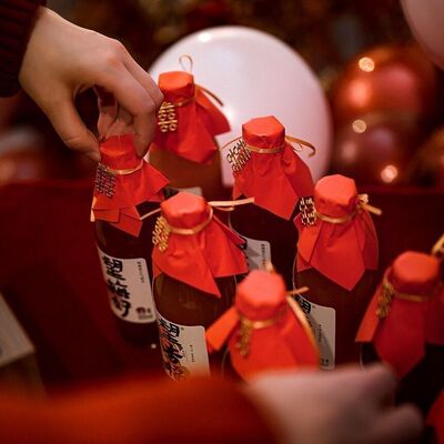 祝寿甜品台周岁宴好望水红色封口纸中式福布丁瓶红纸福字绑带装饰