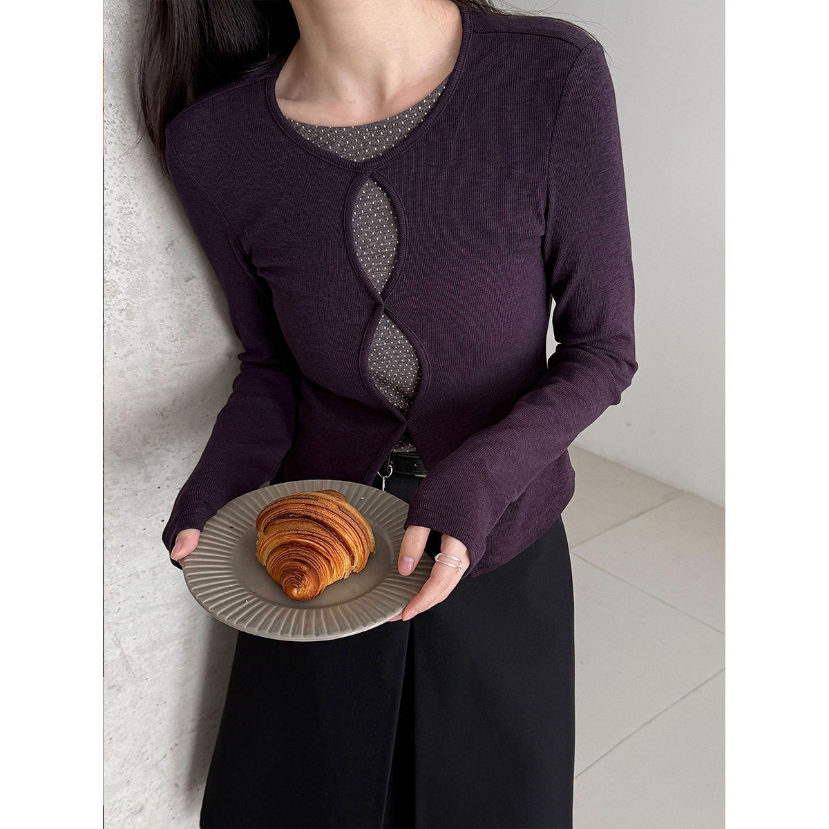 鹿西 撞色假两件拼接镂空波点长袖T恤女早春新款修身针织上衣2167