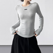 正肩灰色圆领长t恤女2029秋冬季 独特显瘦内搭打底衫 新款 简约修身