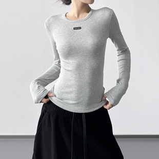 独特显瘦内搭打底衫 简约修身 新款 正肩灰色圆领长t恤女2029秋冬季