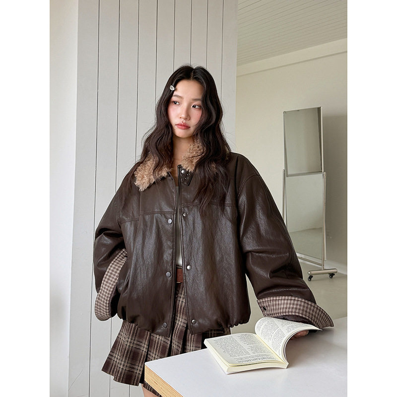 【曼城旧事】歌铭美式复古袖口拼格加绒皮衣冬季新款短外套,女装/女士精品,皮衣,淘宝优惠券,粉丝福利购,淘宝优惠卷