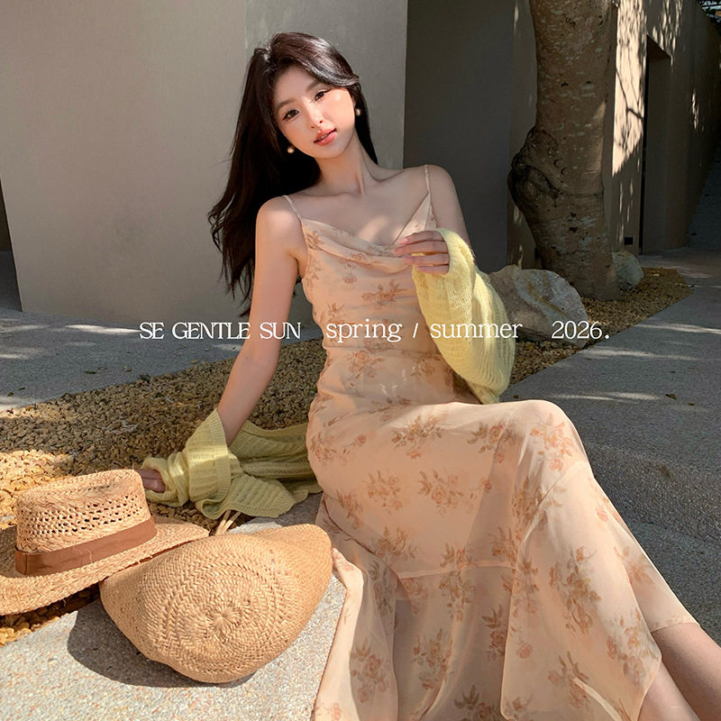 2026春季白标气质高腰吊带连衣裙子印花纯欲度假裙女,女装/女士精品,连衣裙,淘宝优惠券,粉丝福利购,淘宝优惠卷