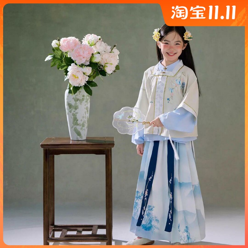 明制上衣马面裙套装显白