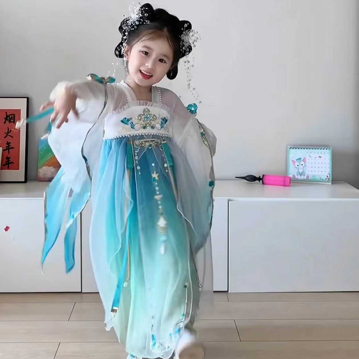 高端汉服【进店关注立减5元】
