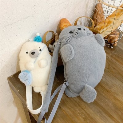 爆款毛绒校园风可爱卡通玩偶单肩包小海豹大眼睛轻便出行斜挎包女