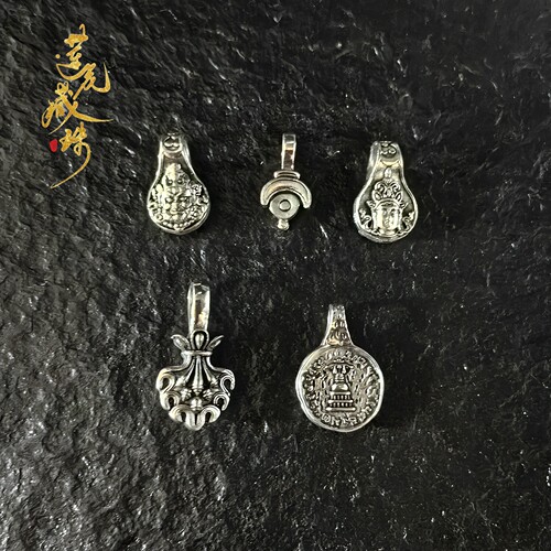 绿度母黄财神日月摩尼宝侧挂
