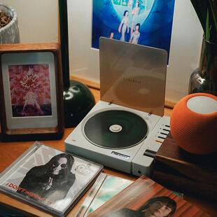 Syitren/赛塔林R300复古蓝牙CD机播放器充电便携式小众浪漫礼物