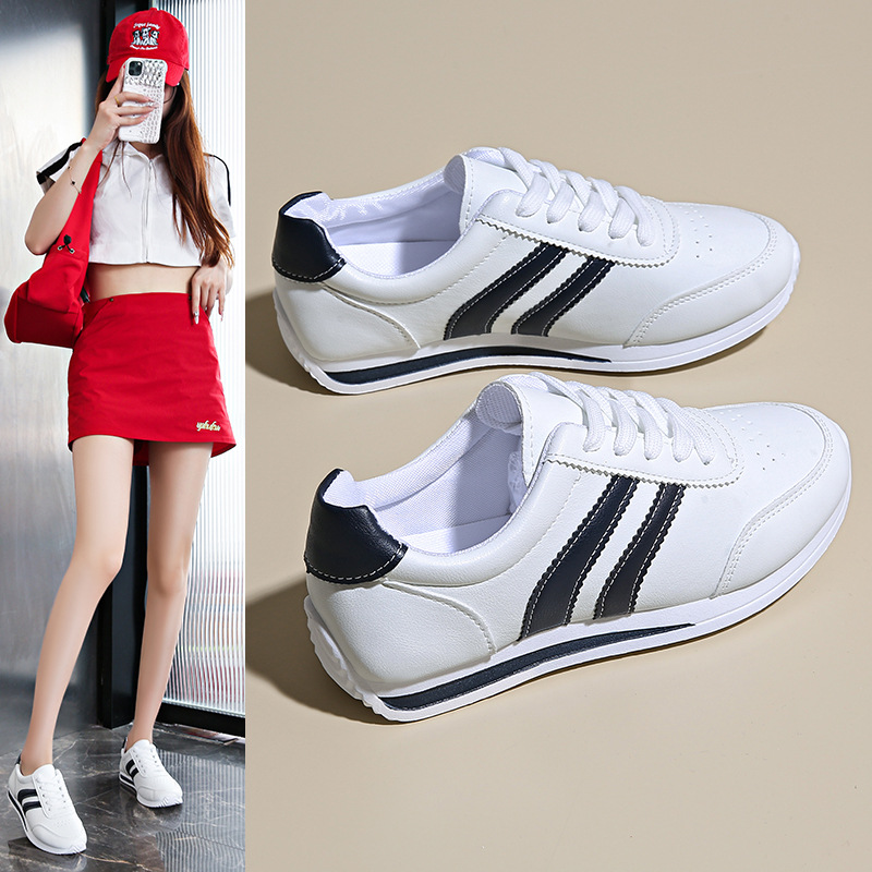 轻便不累脚大码阿甘鞋2025秋季新款透气软底学生小白鞋运动鞋洋气