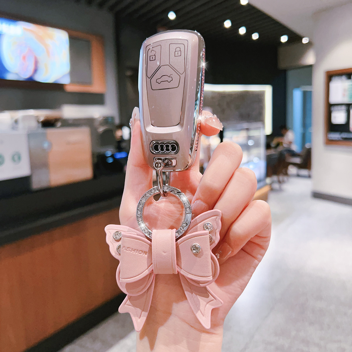 奥迪2025款镶钻女款钥匙套