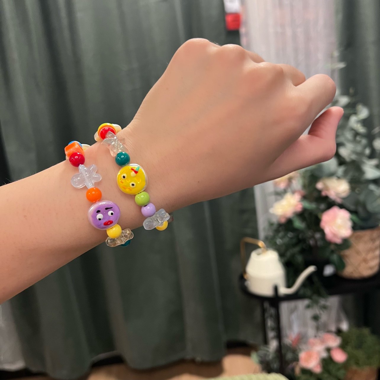 韩版可爱卡通仿珍珠彩色笑脸搞怪表情混搭手链弹力串珠气质手饰女