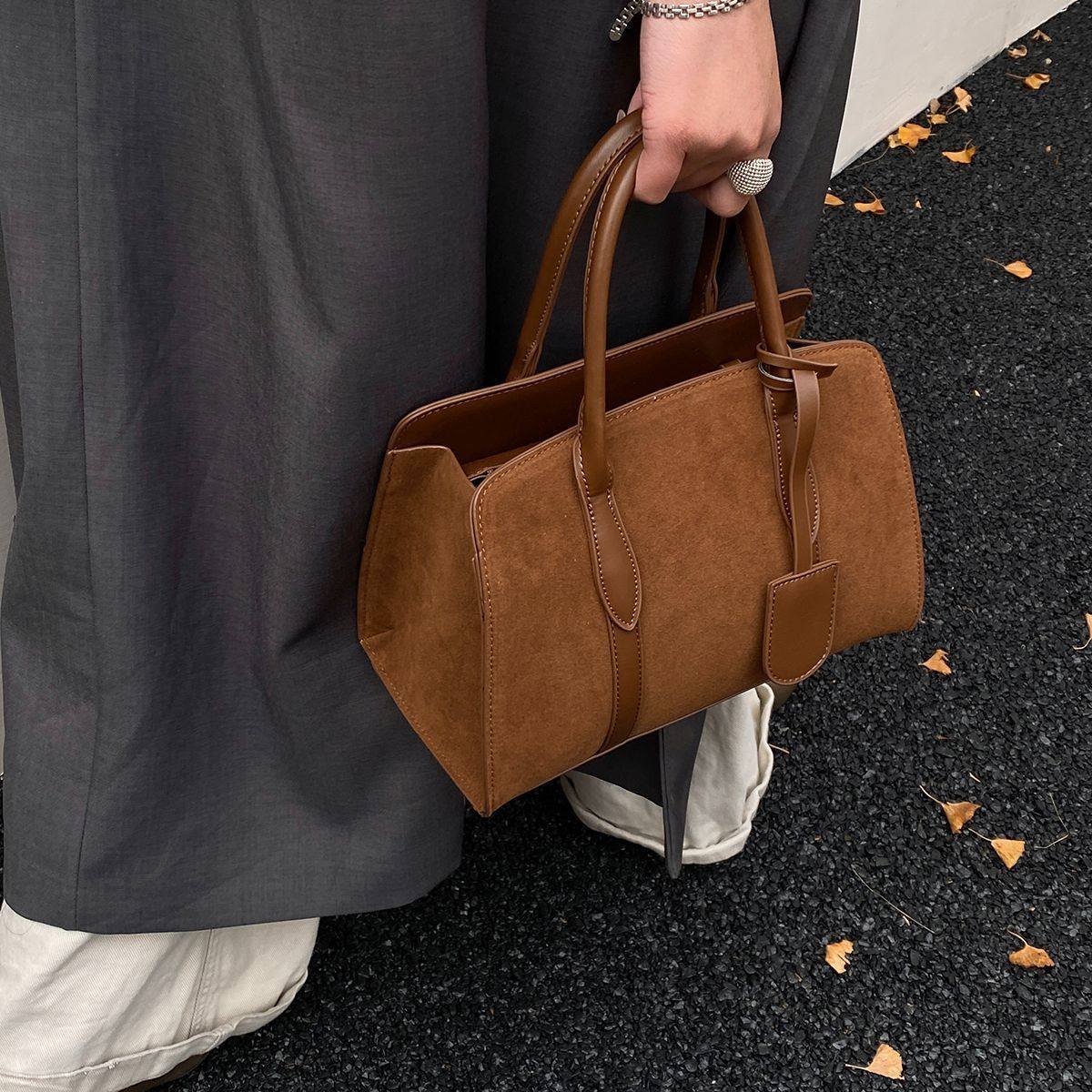 大容量时尚复古手提包高颜值秋冬新款通勤单肩高级斜挎包