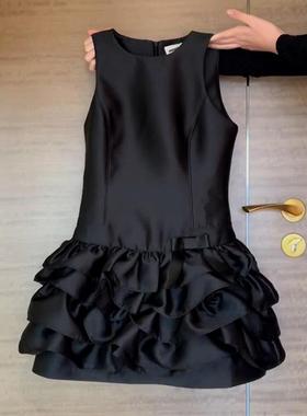 专柜撤回气质名媛长裙黑色醋酸缎面荷叶边拼接背心连衣裙春2025