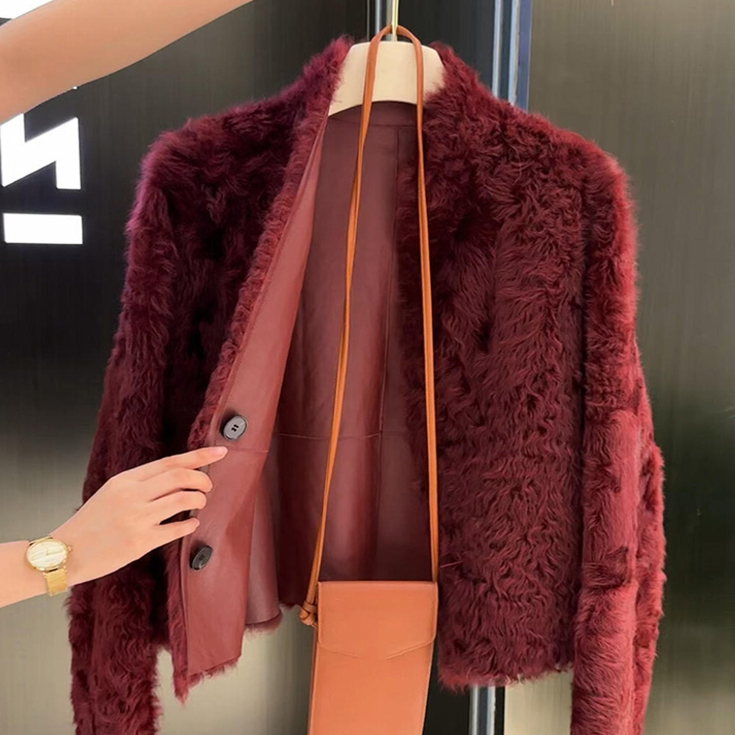 外贸撤回今年流行爆款秋冬巨好看的休闲时尚高级感红色加厚外套女