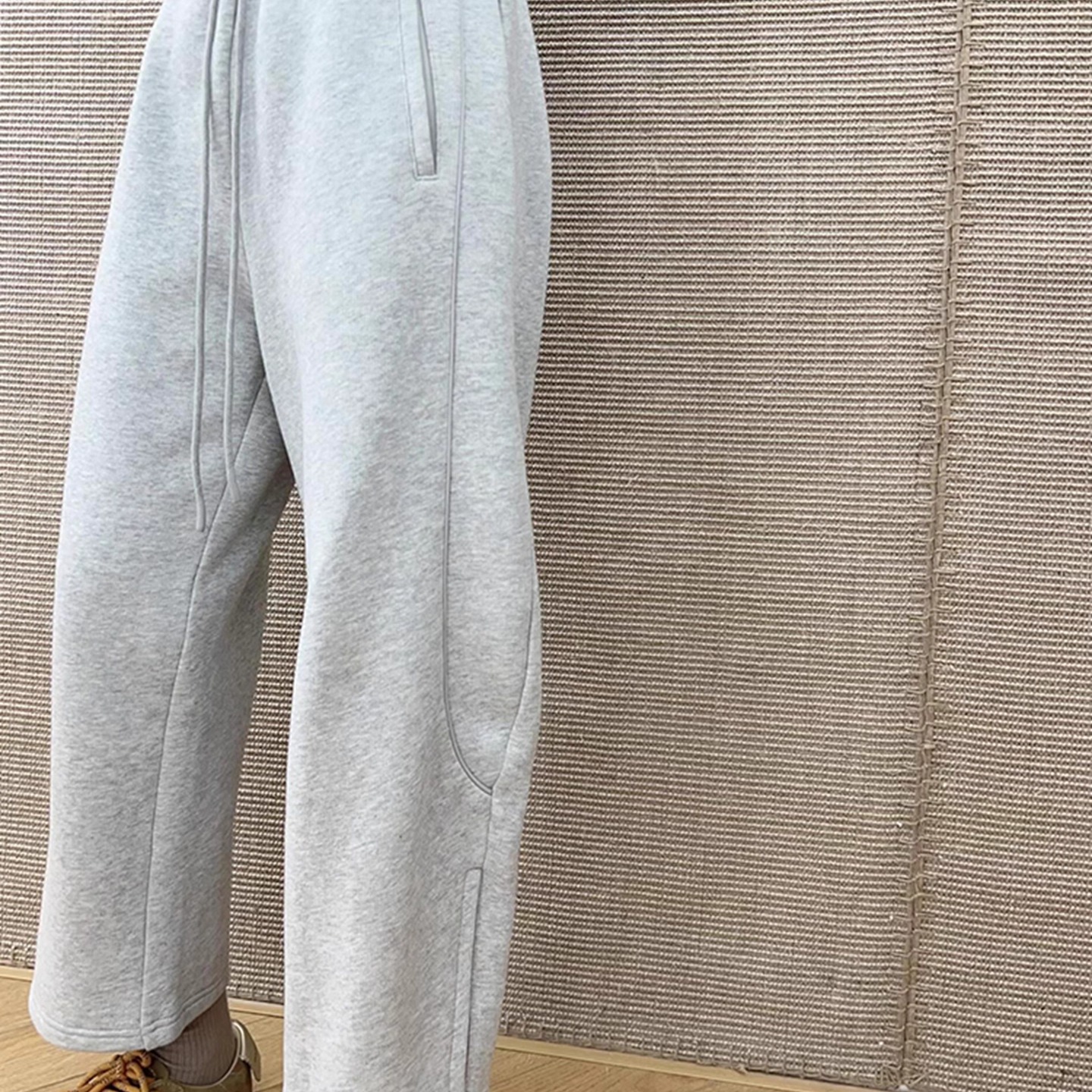 外贸撤回韩系慵懒松弛感裤子今年流行爆款秋季版型超好看的卫裤女