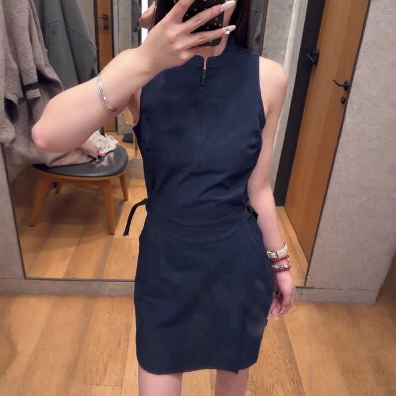 专柜撤回韩版设计感半拉链立领无袖连衣裙女不规则拼接收腰背心裙