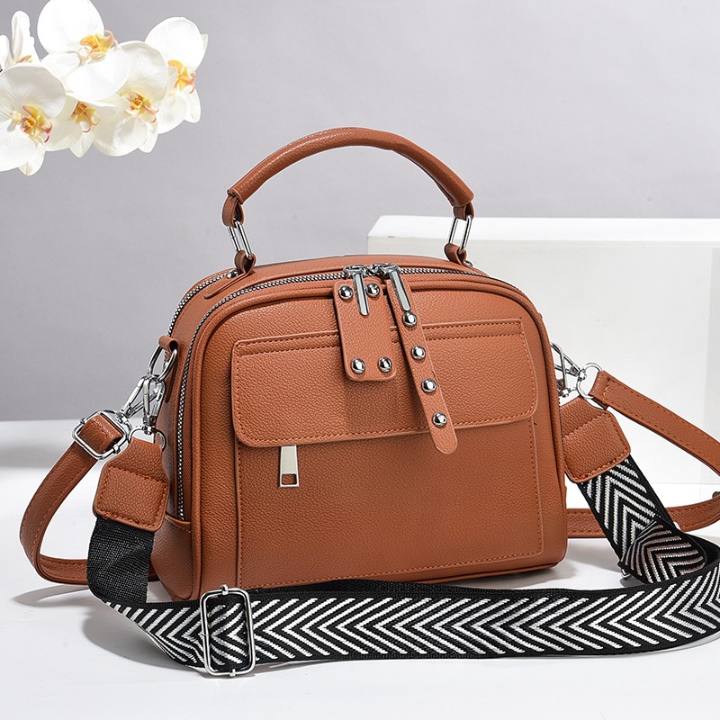 质感大气女士手提斜挎包2025新款简约百搭多层大容量上班通勤方包