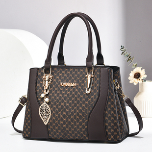 质感大气女士手提斜挎包2025新款大容量中年妈妈包通勤百搭托特包